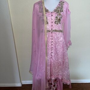 Beautiful Pink Lace and Chiffon 3-Piece Suit - New